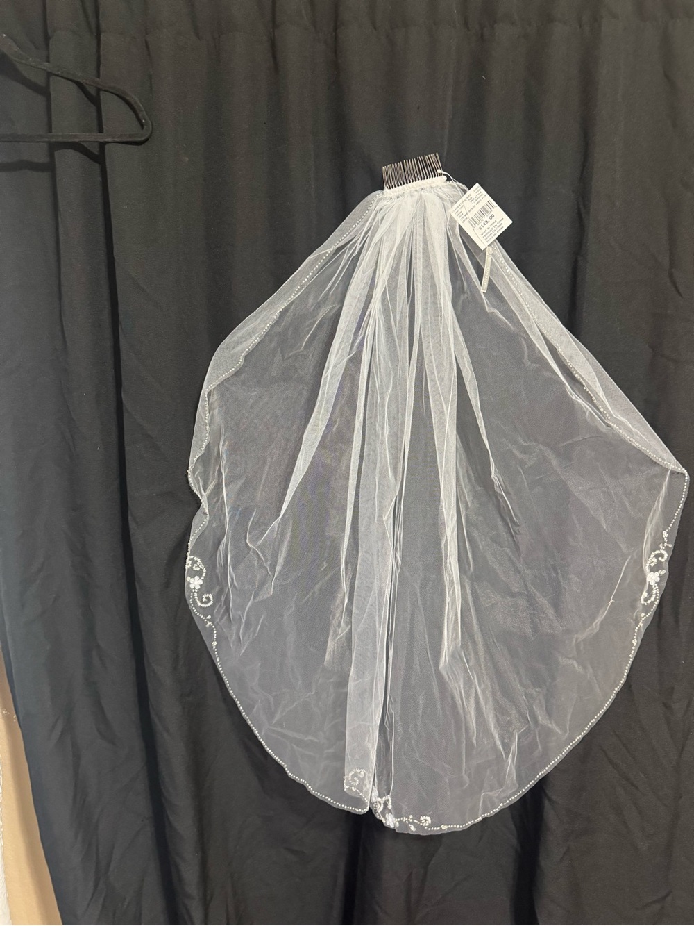 White Bridal Veil with Decorative Edge